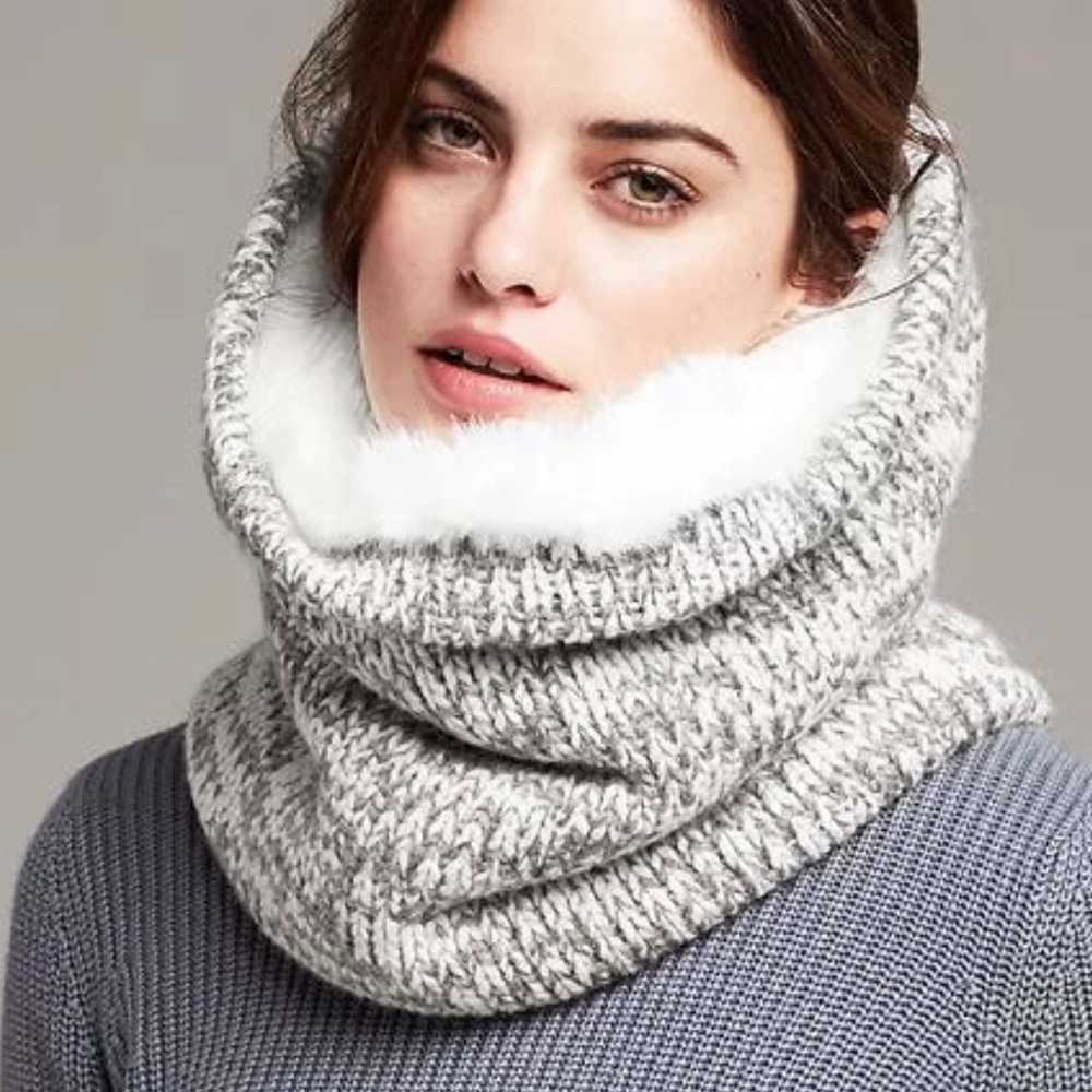 NWT Banana Republic Fur and Heathered Grey Knit Snood Infinity Scarf